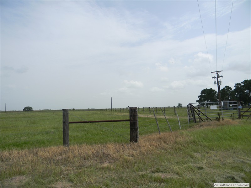 04-Entrance to milo field